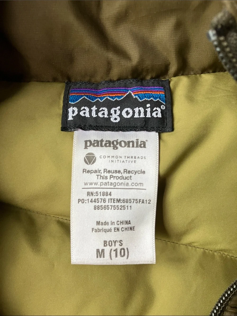 Flawed- Patagonia Hooded Down Coat Medium 10